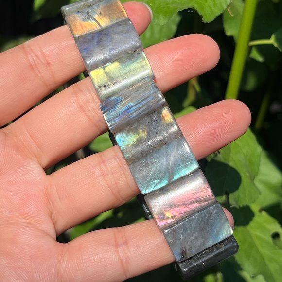 Stretchable rainbow color labradorite soft‎ bangle - Picture 4 of 9